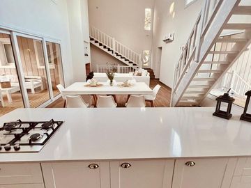 Casa en venta  y Alquiler Temporada  Enero/ Febrero 2026  4 dormitorios Pileta  Costa Esmeralda Senderos 3 con pileta