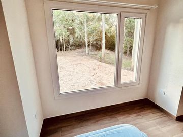 Casa en venta  y Alquiler Temporada  Enero/ Febrero 2026  4 dormitorios Pileta  Costa Esmeralda Senderos 3 con pileta