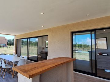 Casa en Los Cardales, Barrio Privado EL CAMPO (alq. temporal completo).