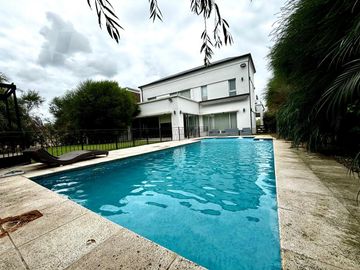 Casa en venta - Barrio Terralagos, Canning