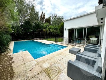 Casa en venta - Barrio Terralagos, Canning