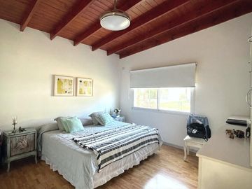 CASA 5 AMBIENTES EN VENTA, BARRIO EL CARDAL I, LOS CARDALES