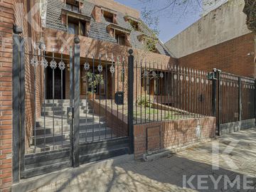 Venta Casa 5 dormitorios en suite en 5 57 y 58 La Plata