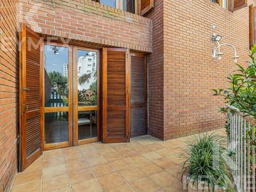 Venta Casa 5 dormitorios en suite en 5 57 y 58 La Plata