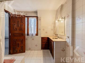 Venta Casa 5 dormitorios en suite en 5 57 y 58 La Plata