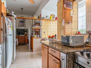 EXCELENTE CASA DE ESTILO - VENTA - 6 AMB - SUITE - PATIO - PARRILLA - BELGRANO R