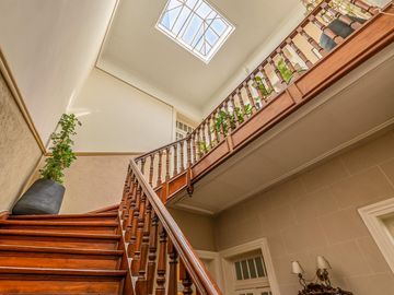 EXCELENTE CASA DE ESTILO - VENTA - 6 AMB - SUITE - PATIO - PARRILLA - BELGRANO R