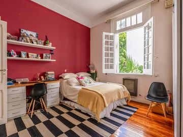 EXCELENTE CASA DE ESTILO - VENTA - 6 AMB - SUITE - PATIO - PARRILLA - BELGRANO R