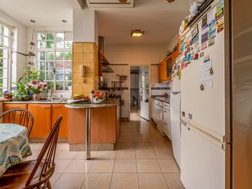 EXCELENTE CASA DE ESTILO - VENTA - 6 AMB - SUITE - PATIO - PARRILLA - BELGRANO R