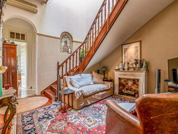 EXCELENTE CASA DE ESTILO - VENTA - 6 AMB - SUITE - PATIO - PARRILLA - BELGRANO R