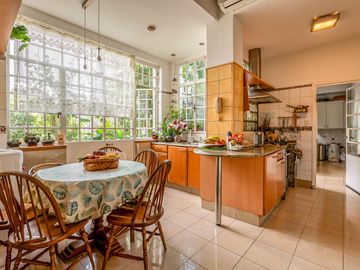 EXCELENTE CASA DE ESTILO - VENTA - 6 AMB - SUITE - PATIO - PARRILLA - BELGRANO R