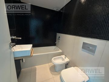 Excelente Departamento en piso alto con balcón y luz natural a la venta