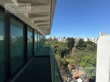 Excelente Departamento en piso alto con balcón y luz natural a la venta