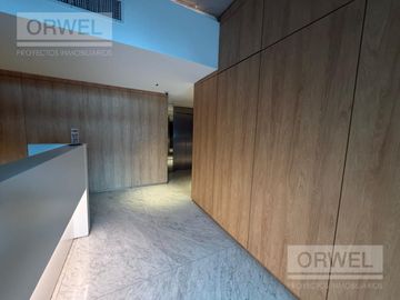 Excelente Departamento en piso alto con balcón y luz natural a la venta