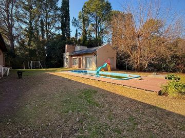 CASA 5 AMBIENTES EN VENTA, BARRIO PARQUE NATURA, LOS CARDALES