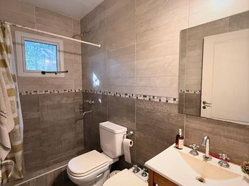 CASA 5 AMBIENTES EN VENTA, BARRIO PARQUE NATURA, LOS CARDALES