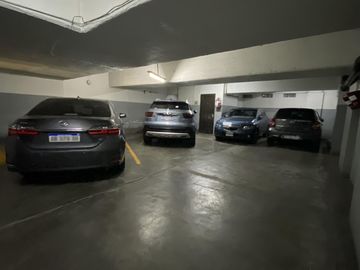 Venta Departamento de 4 Ambientes con dependencia y dos cocheras en Palermo, Las Cañitas