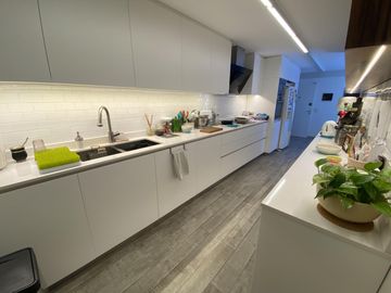 Venta Departamento de 4 Ambientes con dependencia y dos cocheras en Palermo, Las Cañitas