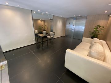 Venta Departamento de 4 Ambientes con dependencia y dos cocheras en Palermo, Las Cañitas