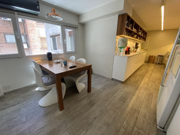 Venta Departamento de 4 Ambientes con dependencia y dos cocheras en Palermo, Las Cañitas