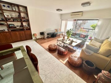 Venta Departamento de 4 Ambientes con dependencia y dos cocheras en Palermo, Las Cañitas