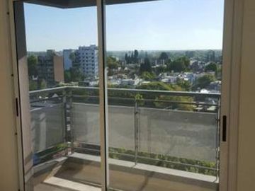 DEPTO DOS AMBIENTES CON COCHERA - FRENTE A LA ESTACION DE BANFIELD