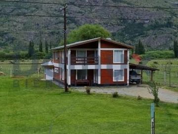 Venta de amplia casa en El Hoyo