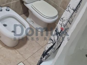 Venta de amplia casa en El Hoyo