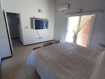 Venta Casa 5 amb permuta/financiación barrio Fincas del Lago Escobar