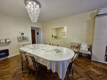 VENTA - 4 ambientes con balcón comedor diario - Barrio Norte