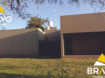 Casa amplia y luminosa de 3 dorm.