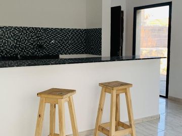 Casa amplia y luminosa de 3 dorm.