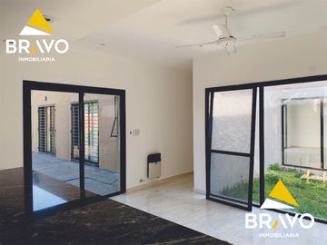 Casa amplia y luminosa de 3 dorm.