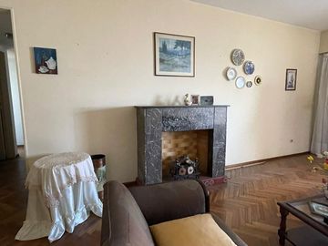 Departamento en  venta de 4 ambientes con balcón al frente Torres Prefectura - Wilde