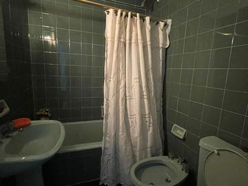 Departamento en  venta de 4 ambientes con balcón al frente Torres Prefectura - Wilde