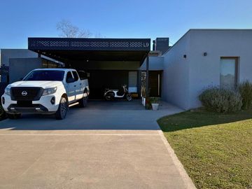 CASA 5 AMBIENTES EN VENTA, BARRIO PRIVADO MATISSE, LOS CARDALES