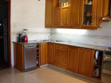 Excelente Chalet 3 dorm.*cochera* piscina