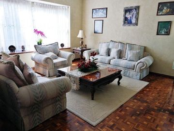 Casa en venta en Fracc. Santa Cruz Gudalupe, Zavaleta con 500m2 de jardín