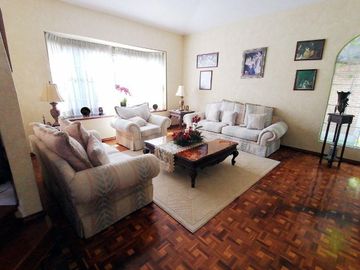 Casa en venta en Fracc. Santa Cruz Gudalupe, Zavaleta con 500m2 de jardín