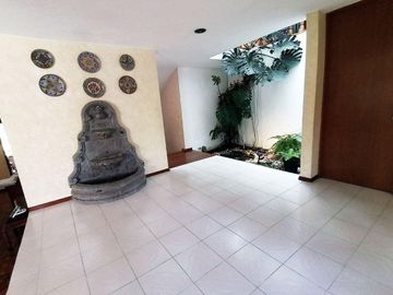 Casa en venta en Fracc. Santa Cruz Gudalupe, Zavaleta con 500m2 de jardín