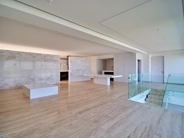 Penthouse en Venta en Vedana Residencial de 3 niveles con elevador privado