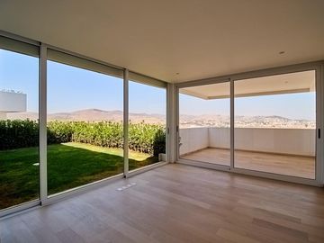 Penthouse en Venta en Vedana Residencial de 3 niveles con elevador privado