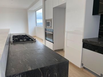 Penthouse en Venta en Vedana Residencial de 3 niveles con elevador privado