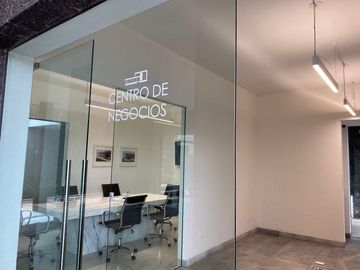 Penthouse en Venta en Vedana Residencial de 3 niveles con elevador privado