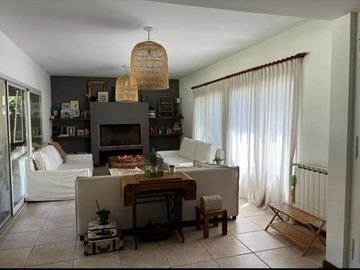 Casa en venta en San Isidro Labrador con renta