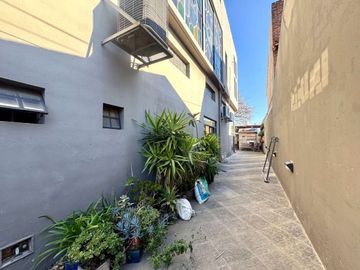 VENTA CASA ESTUDIO LOFT PILETA MARTINEZ COCHERAS