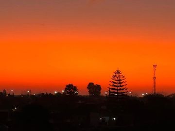 VENTA CASA ESTUDIO LOFT PILETA MARTINEZ COCHERAS