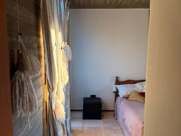 VENTA CASA 7 AMBIENTES, AREA 60. A LA LAGUNA.