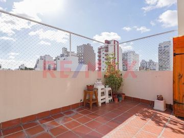 Depto 3 amb. c/Balcón/Terraza/Apto Prof/Flores N.