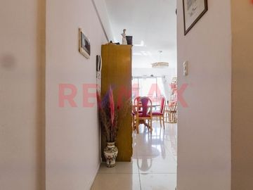 Depto 3 amb. c/Balcón/Terraza/Apto Prof/Flores N.